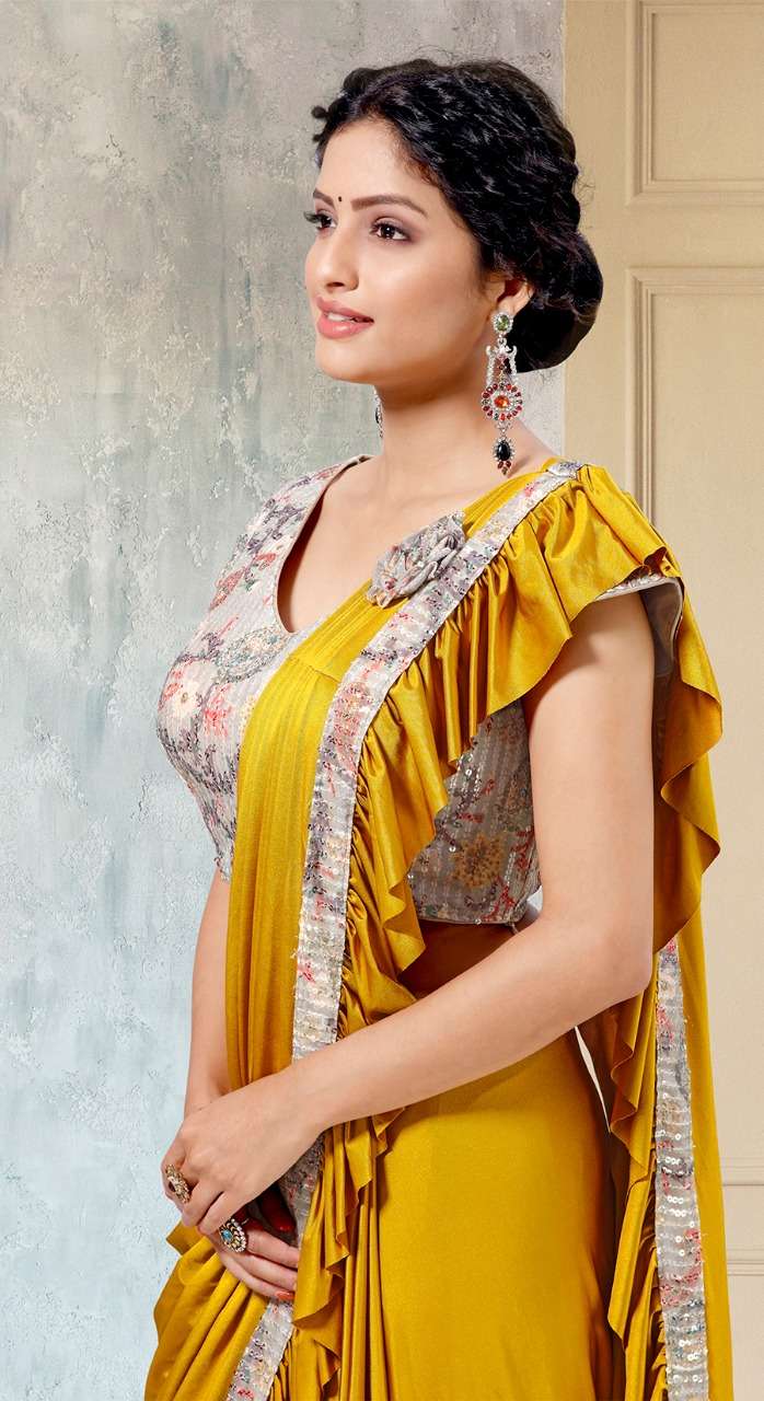 amoha trendz 1015593 series fancy designre saree catalogue online supplier surat