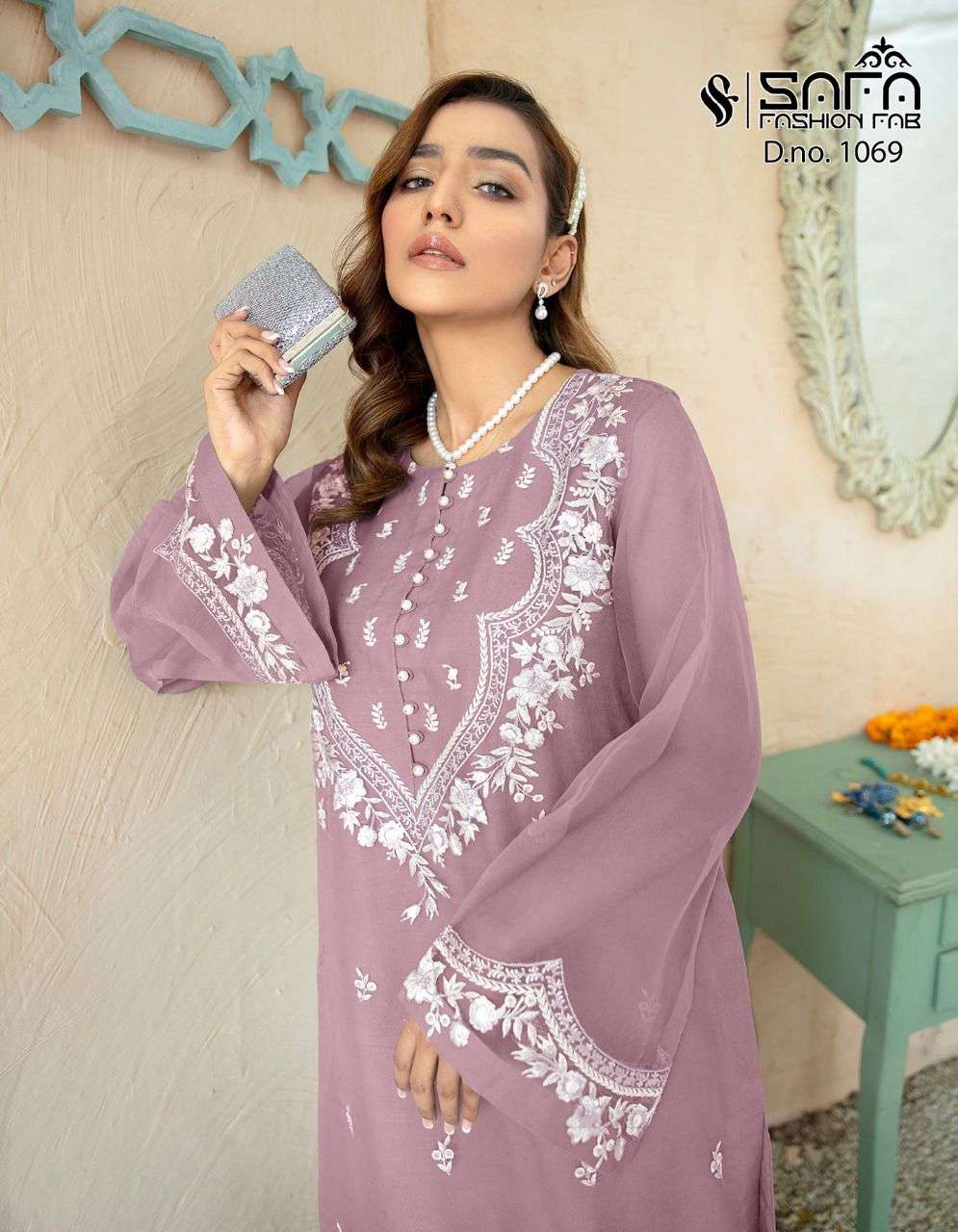 Trending sleeve designs for salwar suits Baju ke design Simple Kurti Designs,  Stylish Dress Designs,