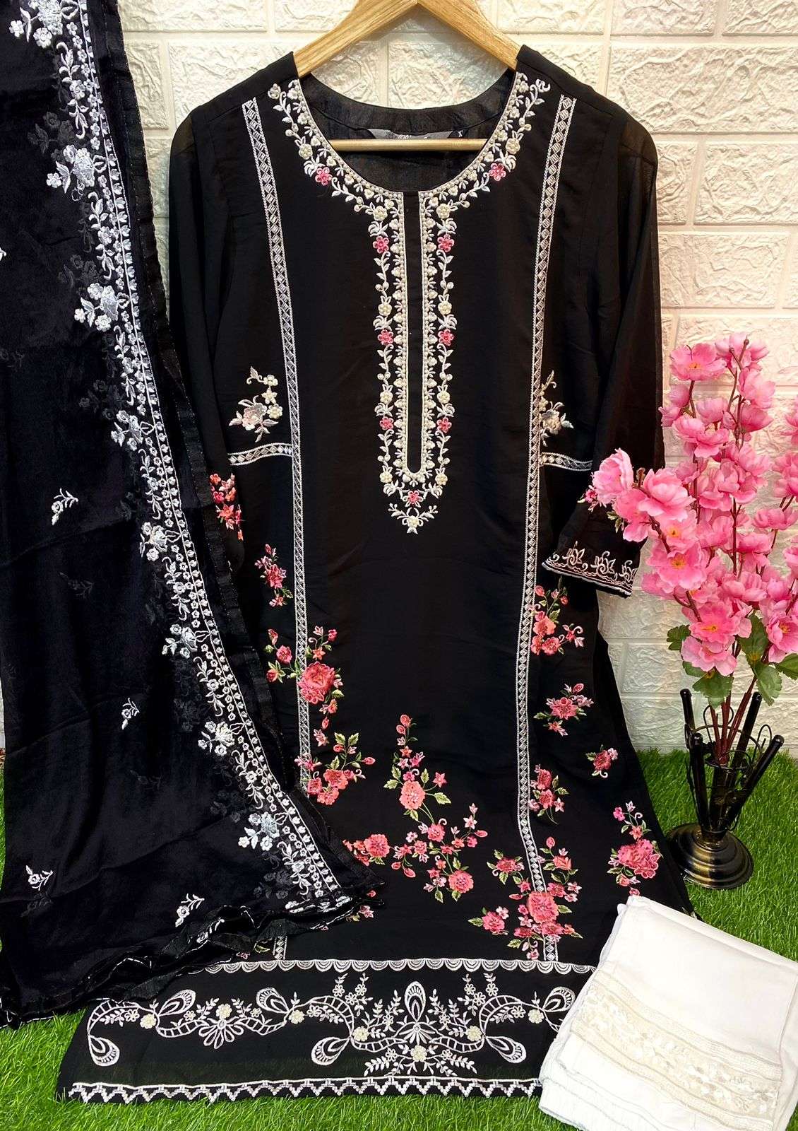 ramsha 1006 readymade georgette embroidered salwar kameez wholesale price surat
