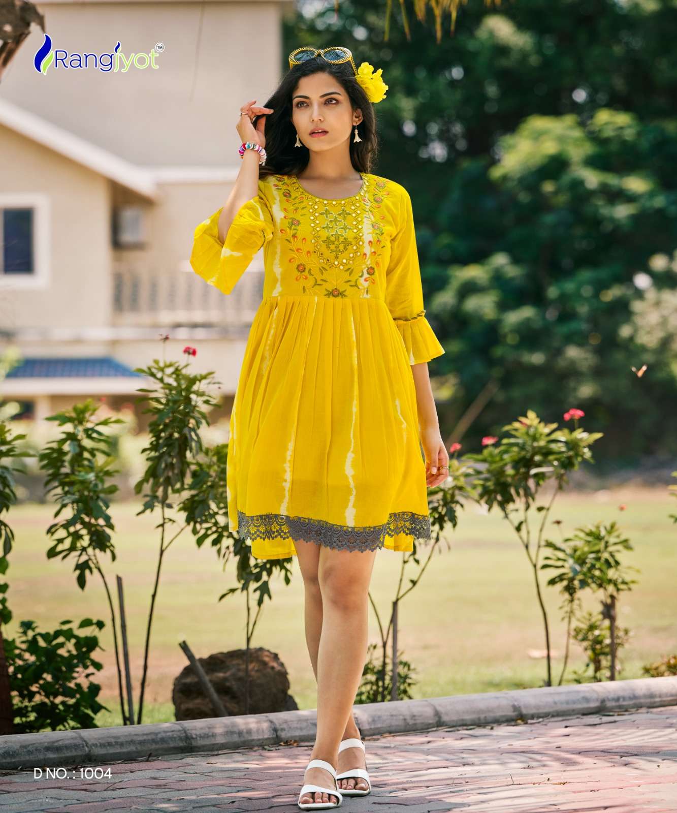 rangjyot rich girl 1001-1007 series fancy look designer tunic catalogue online dealer surat