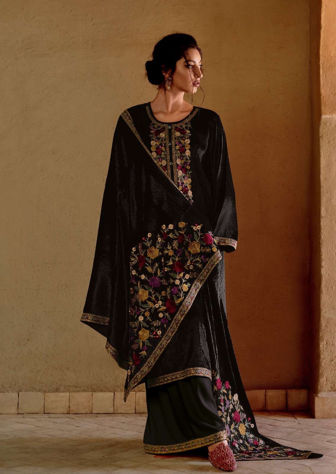 varsha fashion timeless latest pakistani salwar kameez wholesaler surat gujarat