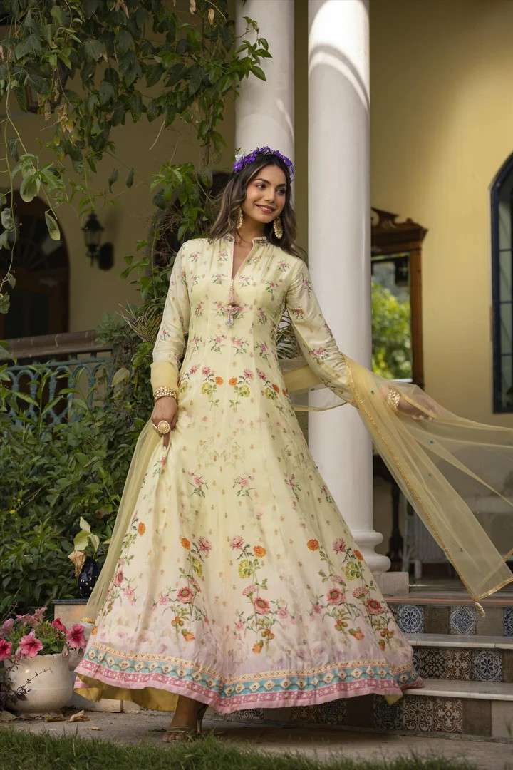 Buy Gowns Online from Manufacturers and wholesale shops near me in Bombay  Market, Surat | Anar B2B Business App